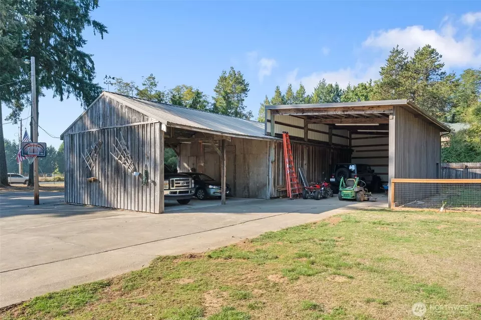 Exterior - 106 Pattee Rd, Chehalis, WA 98532 photo 9 of 16