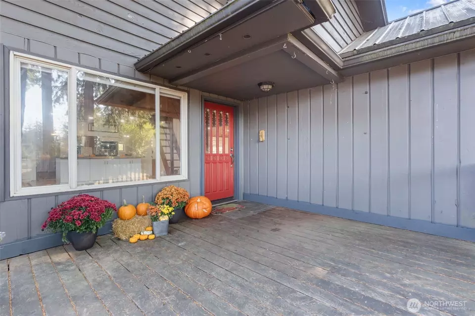 Exterior - 106 Pattee Rd, Chehalis, WA 98532 photo 3 of 16