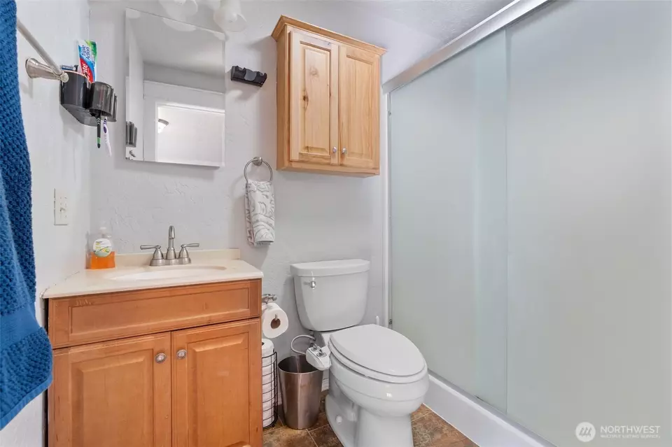 Bath - 106 Pattee Rd, Chehalis, WA 98532 photo 1 of 1