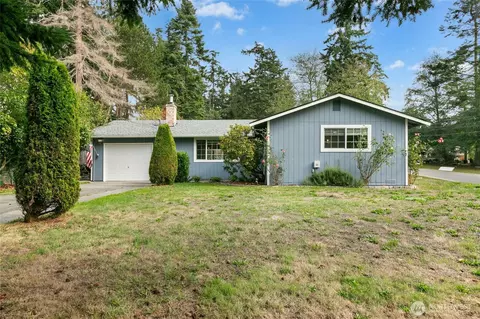 4318 Rhododendron Dr, Oak Harbor, WA 98277