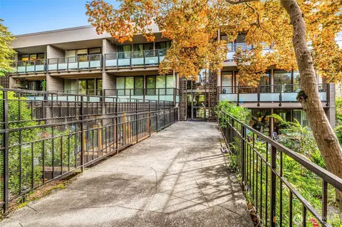 1616 41st Ave E #301, Seattle, WA 98112