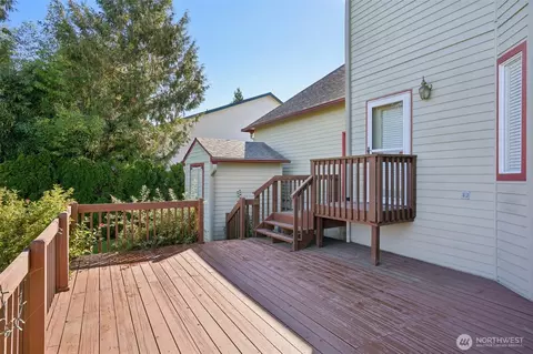 Exterior - 3739 NW Knapp Ln, Camas, WA 98607 photo 3 of 6