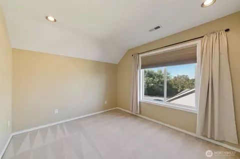 Bedroom - 3739 NW Knapp Ln, Camas, WA 98607 photo 5 of 6