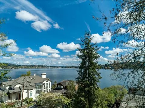 146 Nn 40th Ave NE, Lake Forest Park, WA 98155