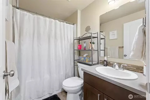 Bath - 103 Balmer St SW, Orting, WA 98360 photo 4 of 4