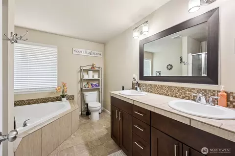 Bath - 103 Balmer St SW, Orting, WA 98360 photo 2 of 4