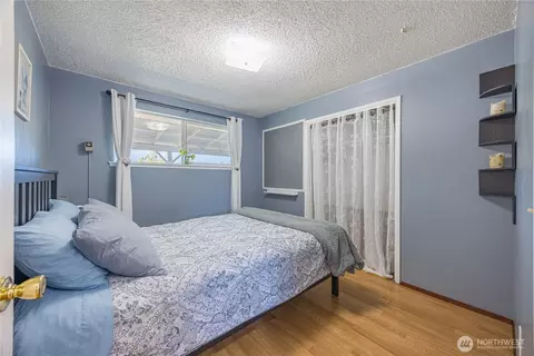 Bedroom - 642 Kitchen Dick Rd, Sequim, WA 98382 photo 1 of 3