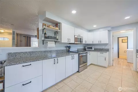 Kitchen - 642 Kitchen Dick Rd, Sequim, WA 98382 photo 2 of 3