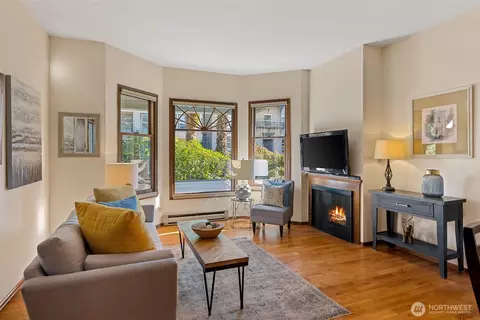 1733 15th Ave #203, Seattle, WA 98122