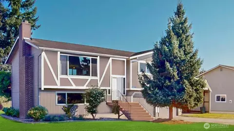 14835 Valley View Dr, Mount Vernon, WA 98273