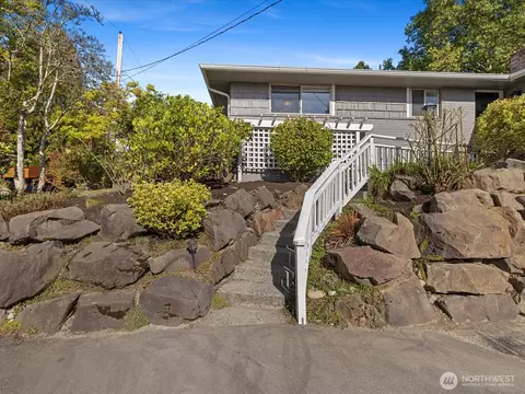 Exterior - 19116 106th Ave NE, Bothell, WA 98011 photo 2 of 10