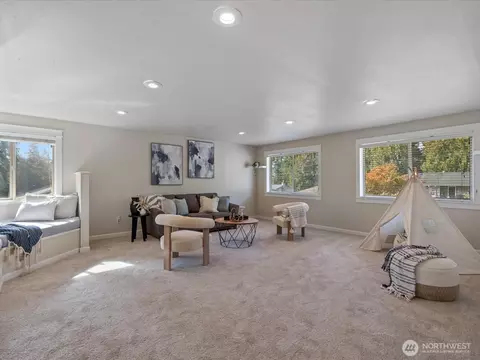 Living - 19116 106th Ave NE, Bothell, WA 98011 photo 4 of 5