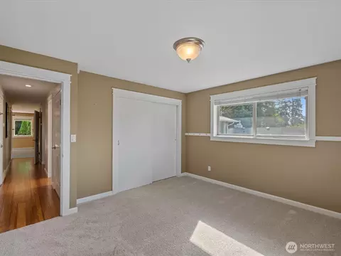 Bedroom - 19116 106th Ave NE, Bothell, WA 98011 photo 5 of 5