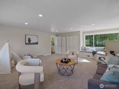 Living - 19116 106th Ave NE, Bothell, WA 98011 photo 5 of 5