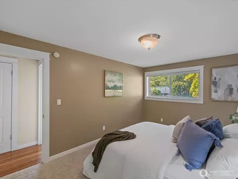 Bedroom - 19116 106th Ave NE, Bothell, WA 98011 photo 3 of 5