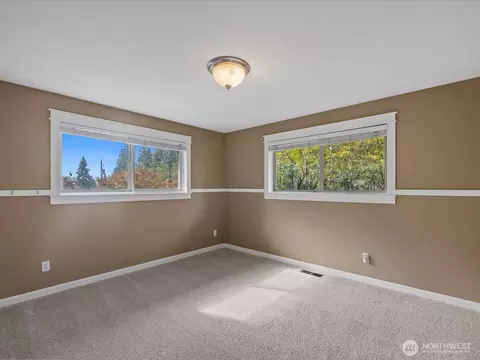 Bedroom - 19116 106th Ave NE, Bothell, WA 98011 photo 4 of 5