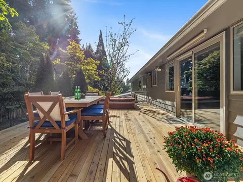 Exterior - 19116 106th Ave NE, Bothell, WA 98011 photo 5 of 10