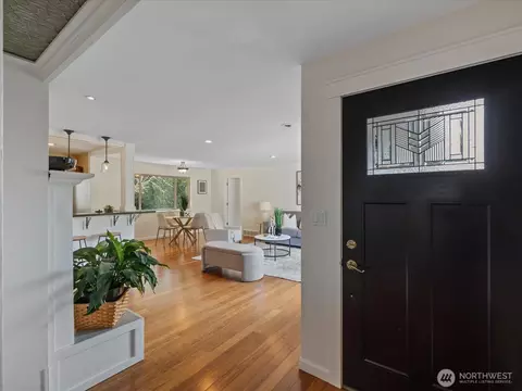 Entry Way - 19116 106th Ave NE, Bothell, WA 98011 photo 1 of 2