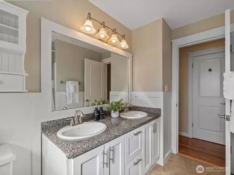 Bath - 19116 106th Ave NE, Bothell, WA 98011 photo 3 of 3