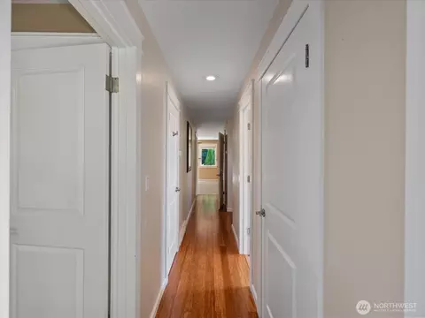 Entry Way - 19116 106th Ave NE, Bothell, WA 98011 photo 2 of 2