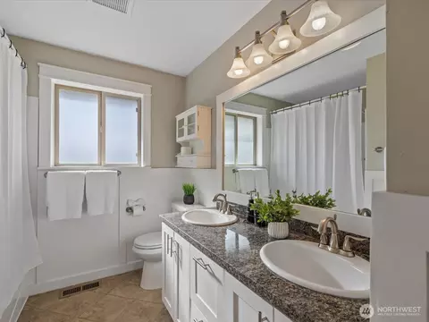 Bath - 19116 106th Ave NE, Bothell, WA 98011 photo 2 of 3