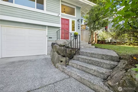 735 N 83rd St, Seattle, WA 98103 photo 4