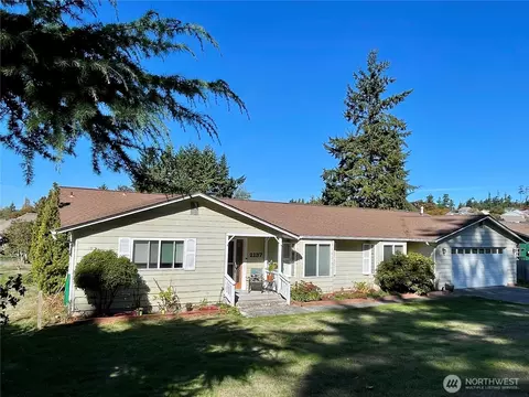 2137 Heritage Way, Oak Harbor, WA 98277