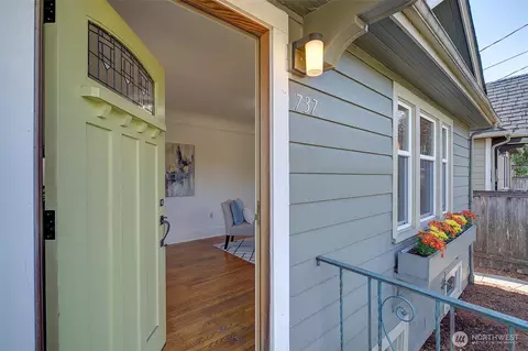 Entry Way - 737 N 80th St, Seattle, WA 98103 photo 1 of 2