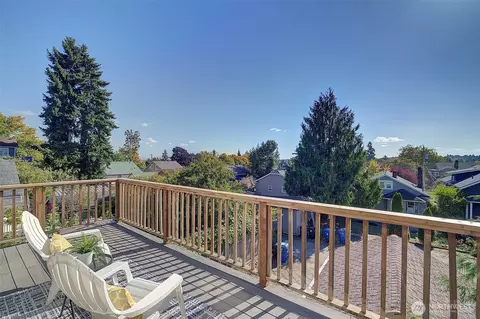 Exterior - 737 N 80th St, Seattle, WA 98103 photo 3 of 7