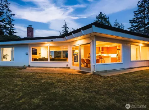 313 Highland Dr, Bellingham, WA 98225