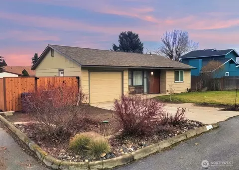 715 Cherry Ct, Wenatchee, WA 98801