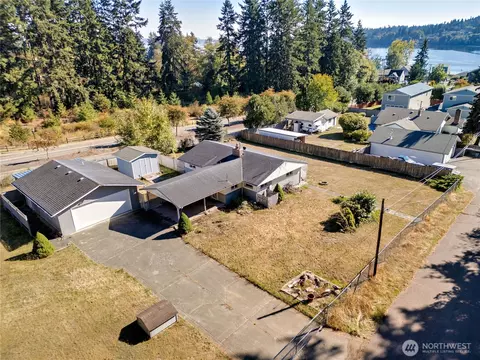 26124 James Ln NE, Kingston, WA 98346