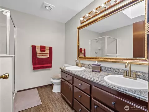 Bath - 18008 25th Dr SE, Bothell, WA 98012 photo 3 of 5