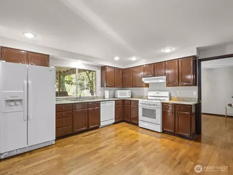 Kitchen - 18008 25th Dr SE, Bothell, WA 98012 photo 2 of 3