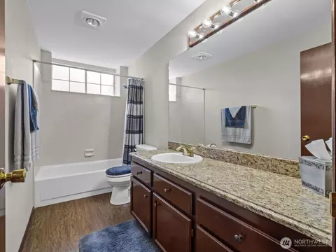 Bath - 18008 25th Dr SE, Bothell, WA 98012 photo 2 of 5