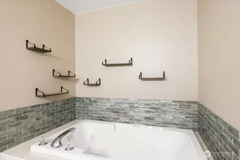 Bath - 14515 145th St E, Orting, WA 98360 photo 2 of 3