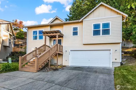 7020 St Charles Ln NE, Bremerton, WA 98311
