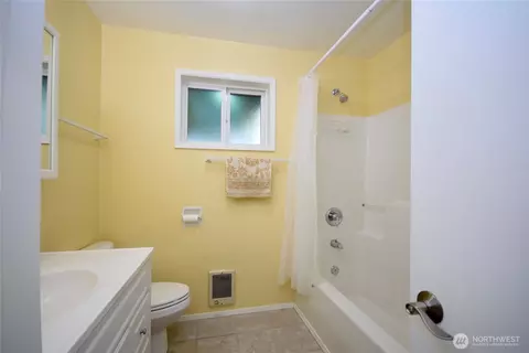Bath - 136 Sunset Pl, Sequim, WA 98382 photo 5 of 5