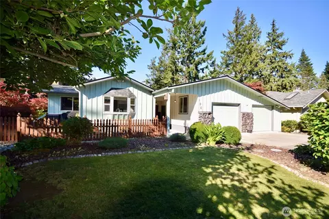 136 Sunset Pl, Sequim, WA 98382