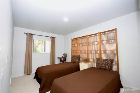 Bedroom - 136 Sunset Pl, Sequim, WA 98382 photo 2 of 3