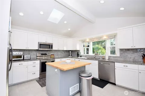 Kitchen - 136 Sunset Pl, Sequim, WA 98382 photo 3 of 4