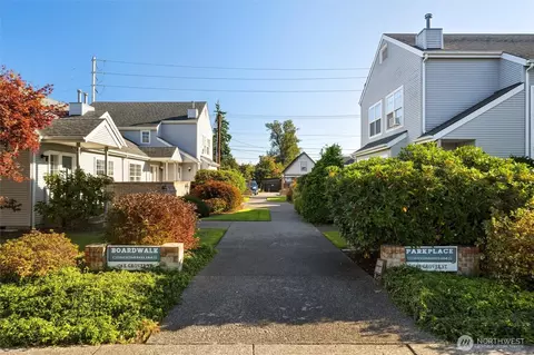 126 E Grover St #6B, Lynden, WA 98264