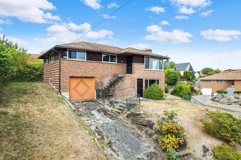 Exterior - 2601 23rd Ave S, Seattle, WA 98144 photo 4 of 7