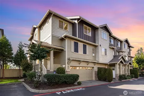 325 Chelan Pl NE #D1, Renton, WA 98059