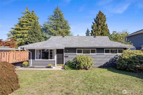 1407 Moorlands Dr, Tacoma, WA 98405