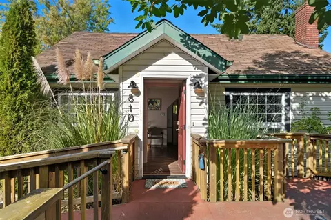 810 Retsil Rd E, Port Orchard, WA 98366