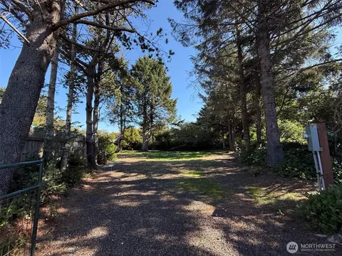 143 Aries Ct SW, Ocean Shores, WA 98569