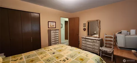 Bedroom - 5604 Beverly Ln, Everett, WA 98203 photo 5 of 6