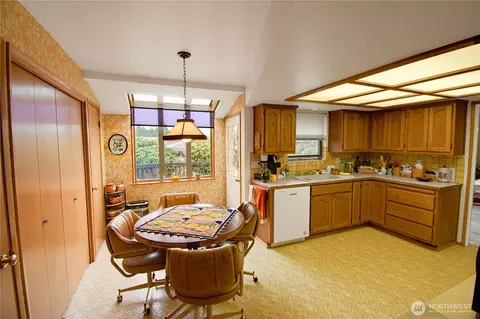 Kitchen - 5604 Beverly Ln, Everett, WA 98203 photo 1 of 3