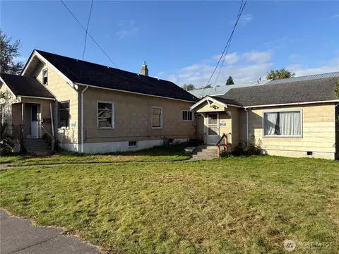 221 S Cherry St, Burlington, WA 98233